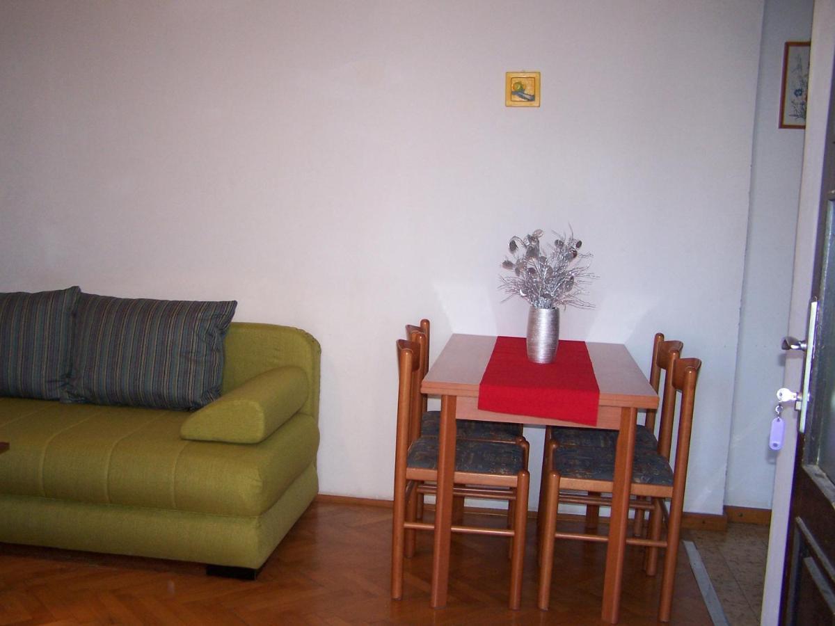 Apartments Sestan Novalja Exterior photo